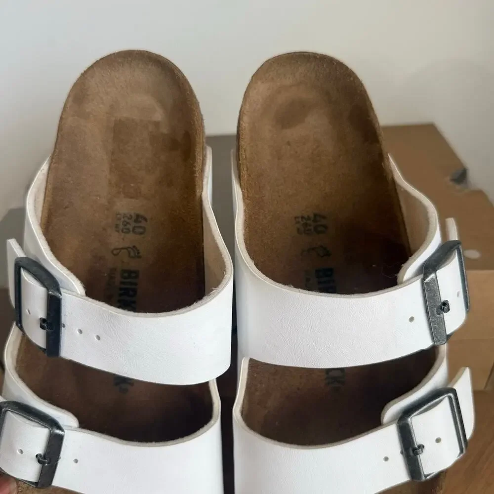 Birkenstock Arizona White Unisex Slip On Sandals- Men 7- Women 9